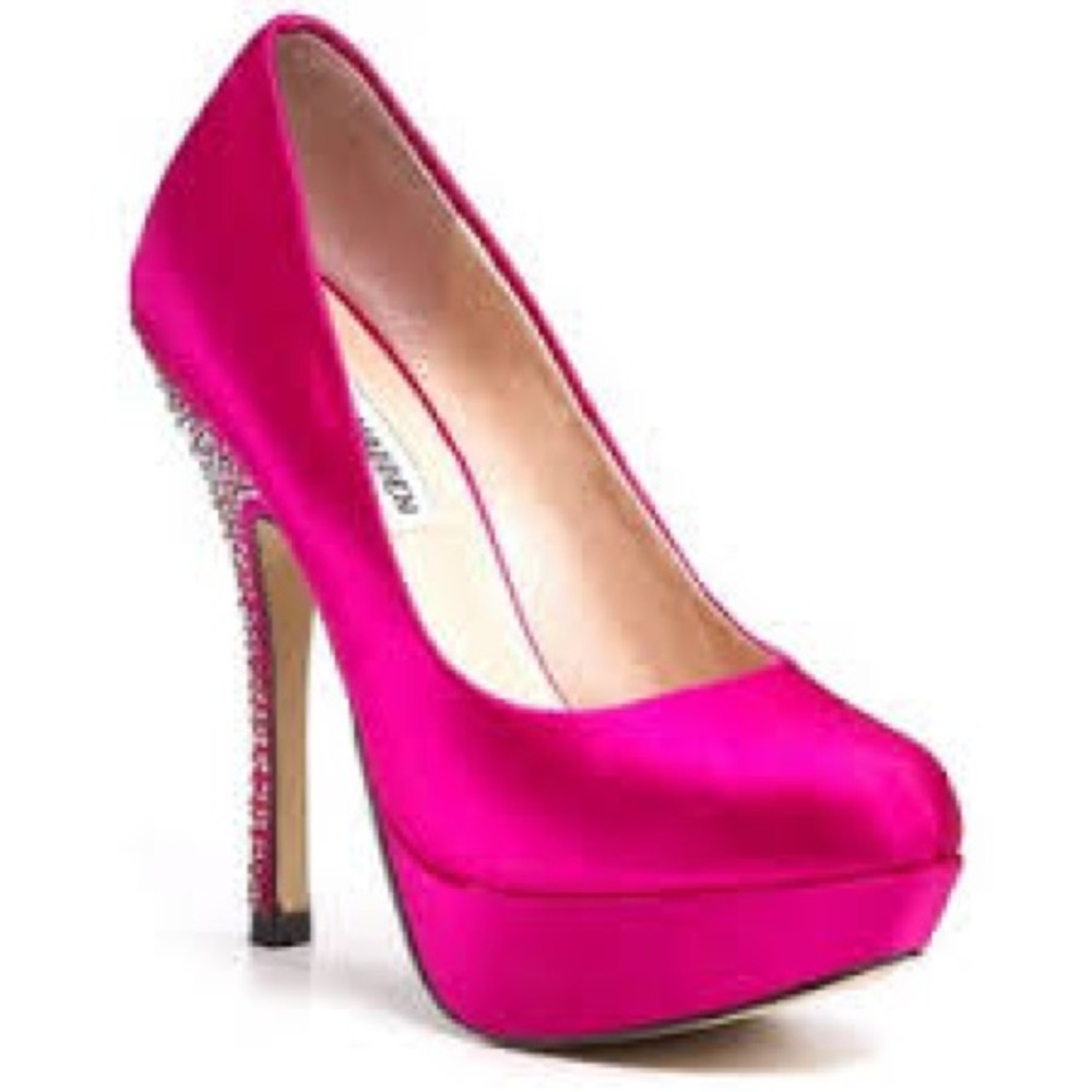 Partyy-R Steve Madden pink satin platform pump. 6